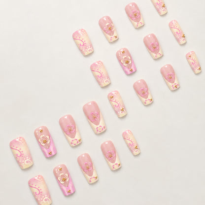 Florale dekorative Press-On Nageldesign