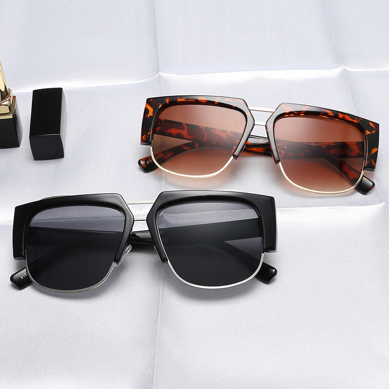 Damen Modische quadratische Sonnenbrille mit einzigartigem Kettendesign Brehn