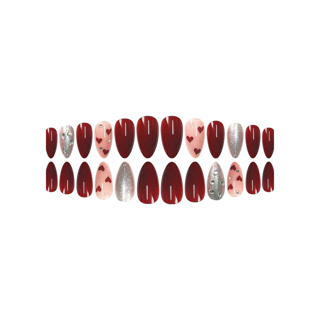 Elegantes Herz-Themen Press-On Nagelset Brehn