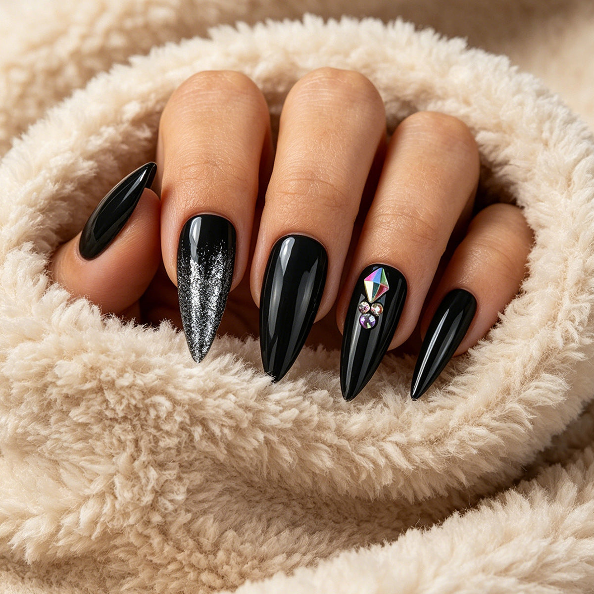 Stiletto Press-On Nagelset mit Glitter und Edelstein-Accents Brehn