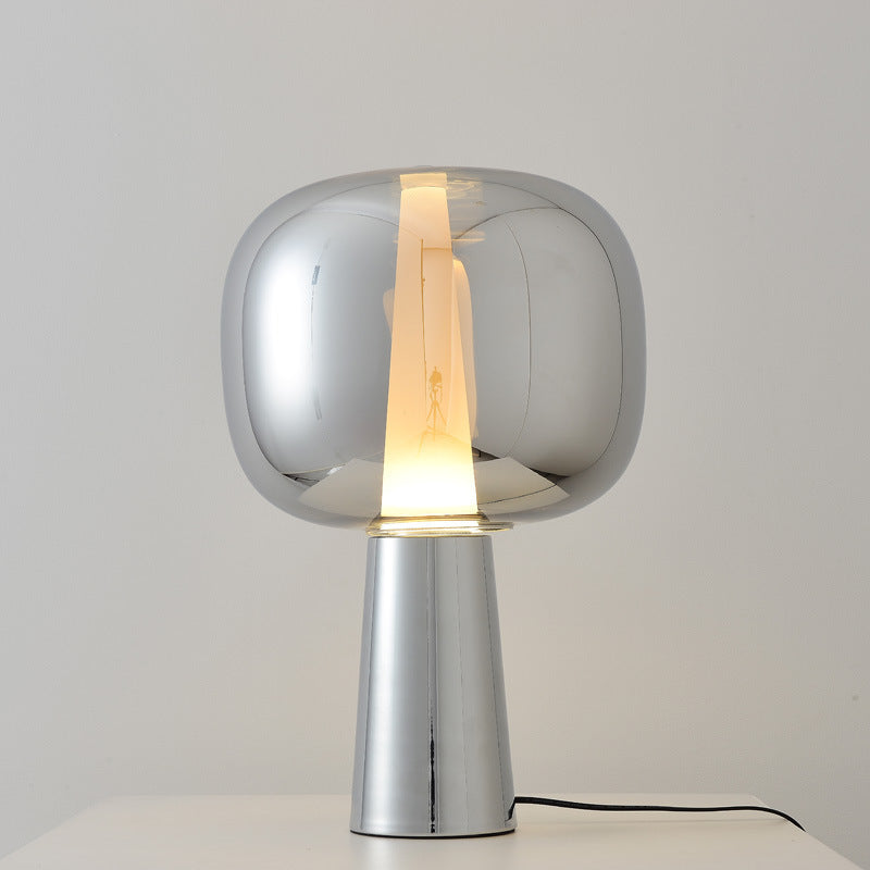 Moderne Minimalistische Stehlampe mit Transparentem Sockel