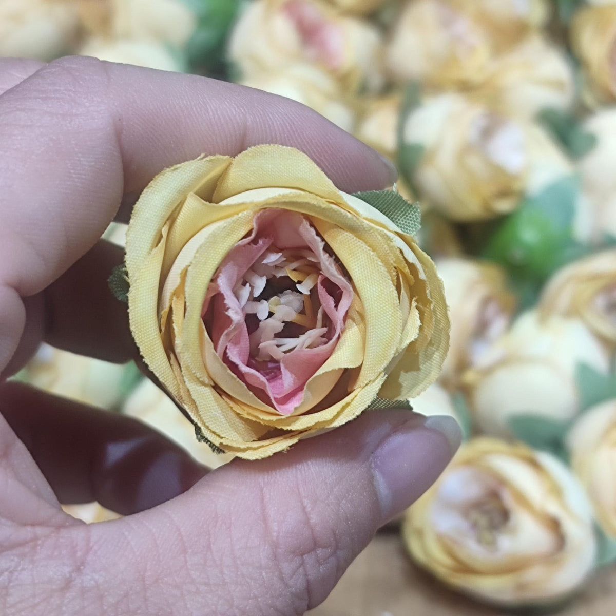 Premium Künstliches Rosenblumenarrangement