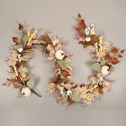 Herbstliche dekorative Blattgirlande