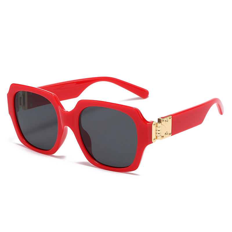 Damen modische oversized Sonnenbrille mit luxuriösen Metallelementen Brehn