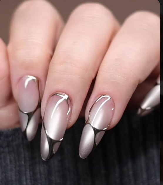 Premium Stiletto-Nagelkunst-Set mit Chrome-Akzenten Brehn