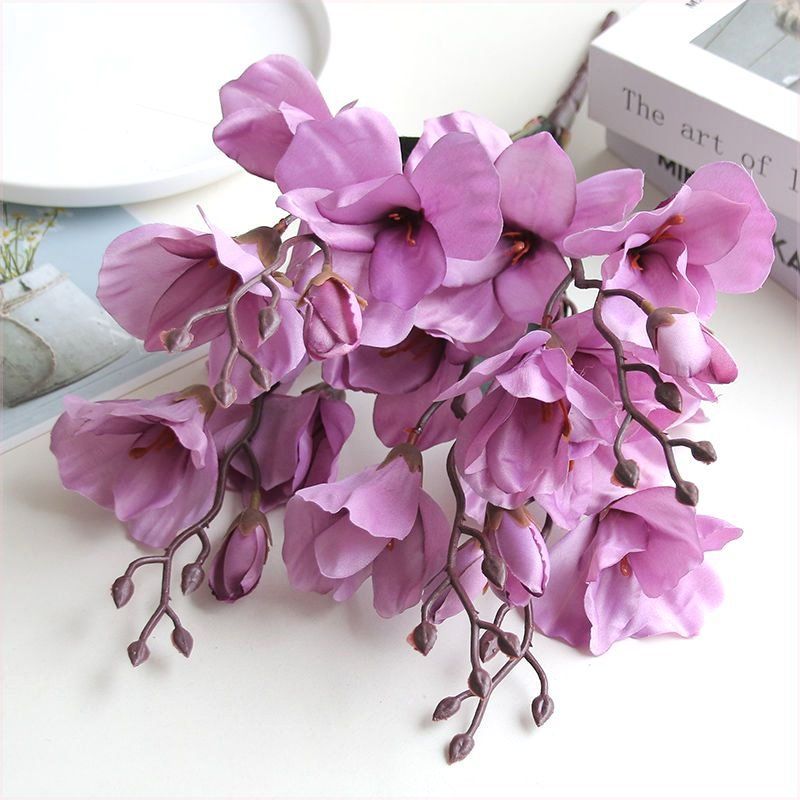 Realistische künstliche Orchideenblüte