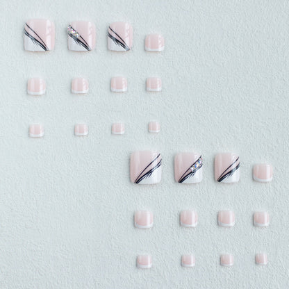 Elegante Französische Spitzen-Pediküre-Nagelkunst