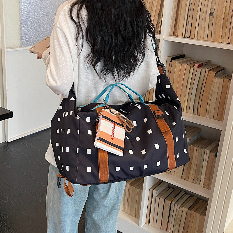 Stylische gepunktete Reisetasche Brehn