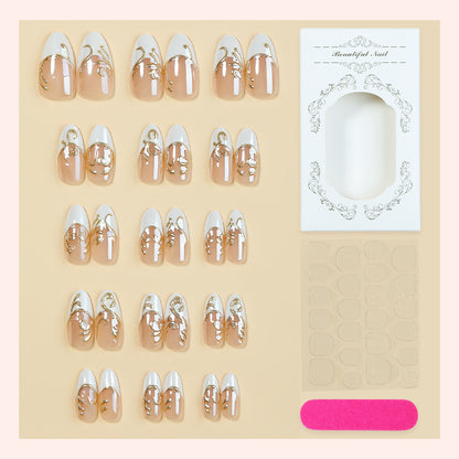 Elegantes Press-On-Nagelkunstset mit dekorativen goldenen Akzenten Brehn