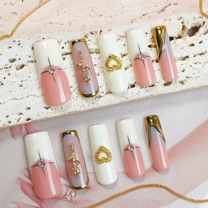 Kunstnagelset mit glamourösen Verzierungen Brehn