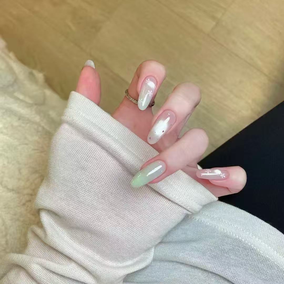 Dekorative Nagelkunst Brehn