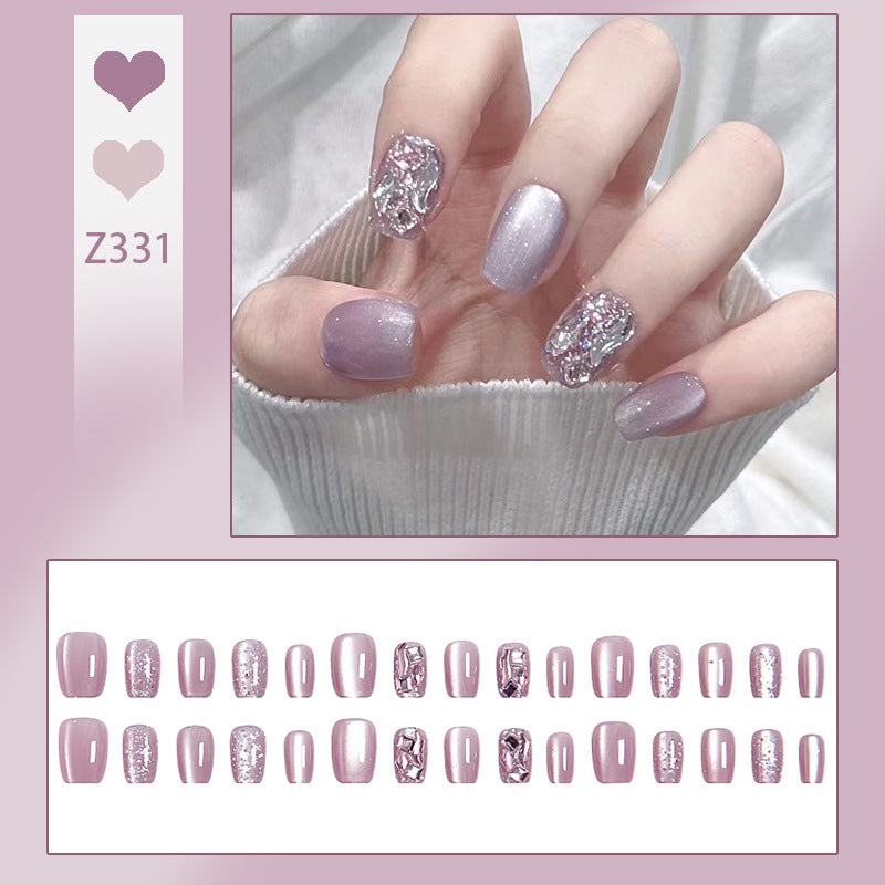 Kunstnagelset mit Glitzer- und Metallic-Effekten Brehn