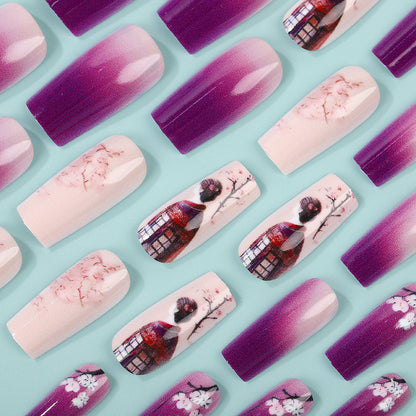 Elegantes Kunstnägel Set mit Ombre-Design und künstlerischen Akzenten Brehn