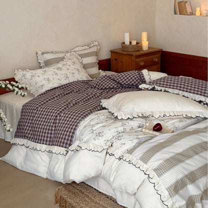 Rüschenspitze Wendbares Gingham- und Blumenbettbezug-Set