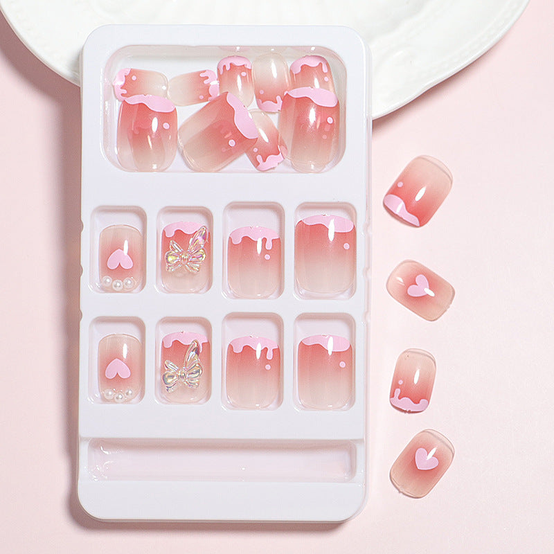 Romantisches Herzdesign Press-On Nagelset Brehn