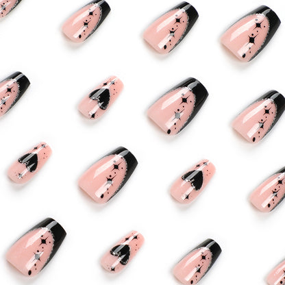 Kunstvolle Nagelverlängerungen mit eleganten Glitzerdetails Brehn