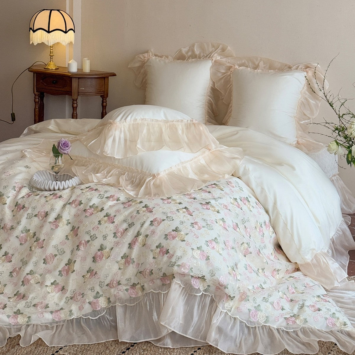Vintage Floral Bestickte Rüschene Bettbezug & Organza Tagesdecke Ensemble