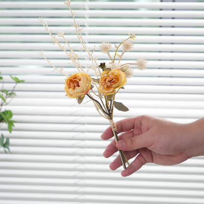 Dekorativem Blumenstrauß