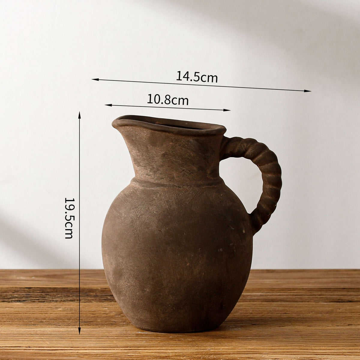 Elegante und Rustikale Keramikkaraffe Brehn