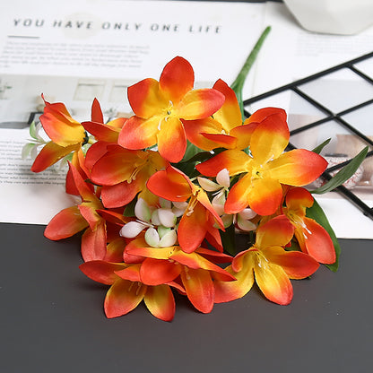 Dekorativer realistischer Blumenstrauß für die Wohnkultur