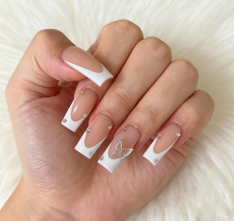 Kunstvolle Nagelset mit Schmetterlingsverzierung Brehn