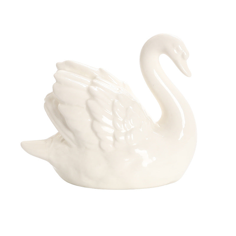 Elegante Keramikschwanfigur Brehn