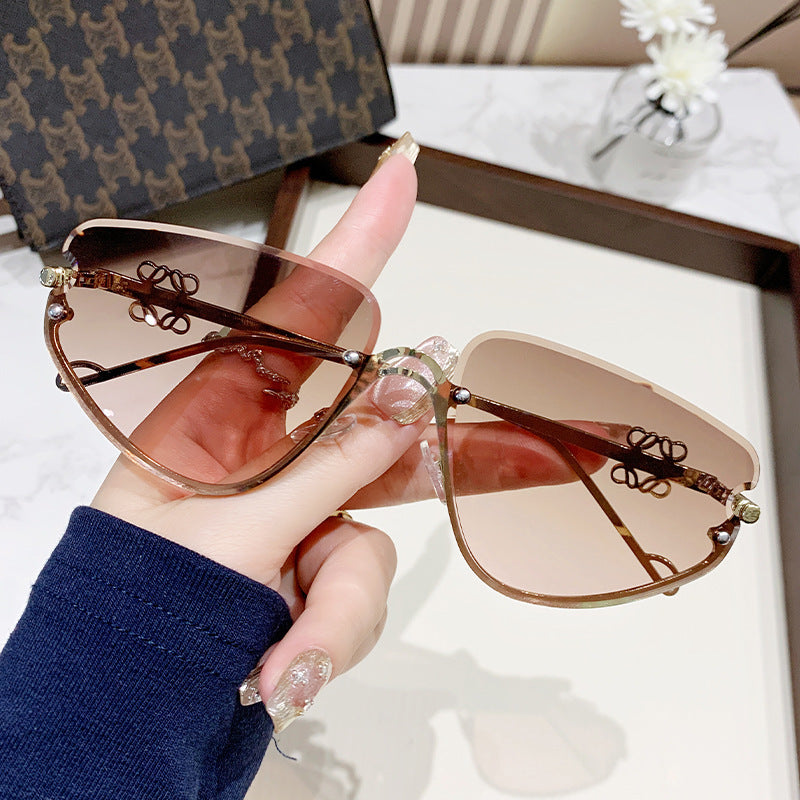 Damen extravagante Sonnenbrille mit modernem, geometrischem Rahmen Brehn