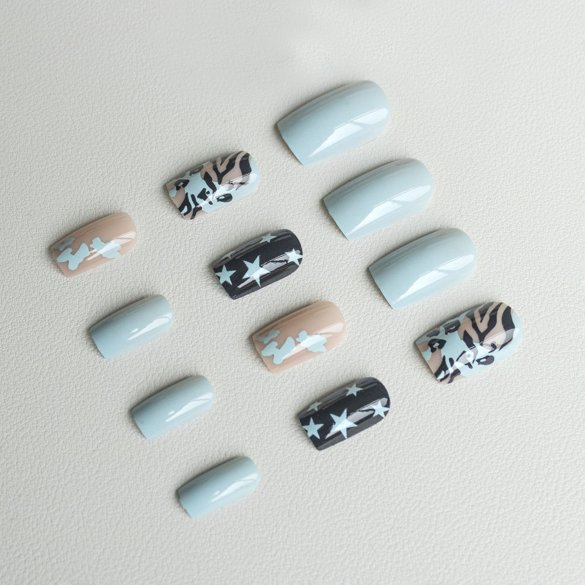 Künstlerisch gemusterte Nagelkunst
