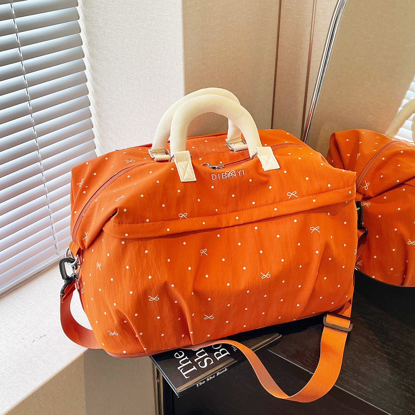 Multi-Pocket Weekender Duffle Brehn