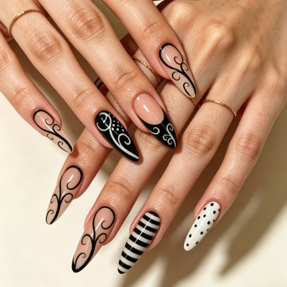 Kunstnägel mit Modernem Schwarz-Weiß-Design Brehn