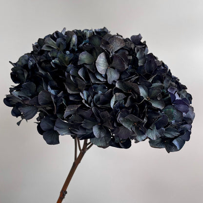 Exquisites Kunstblumenarrangement mit Hortensien