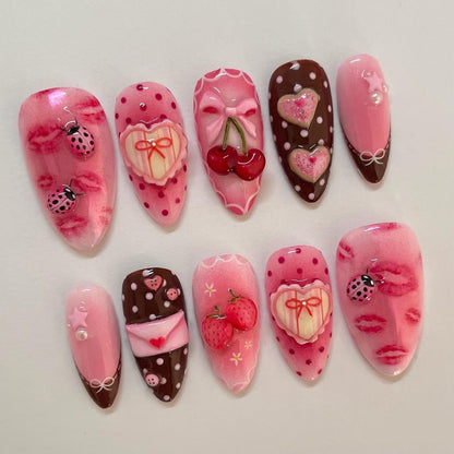 Künstlerisches Floral- und Stern-Applikationen Press-On Nagelset Brehn