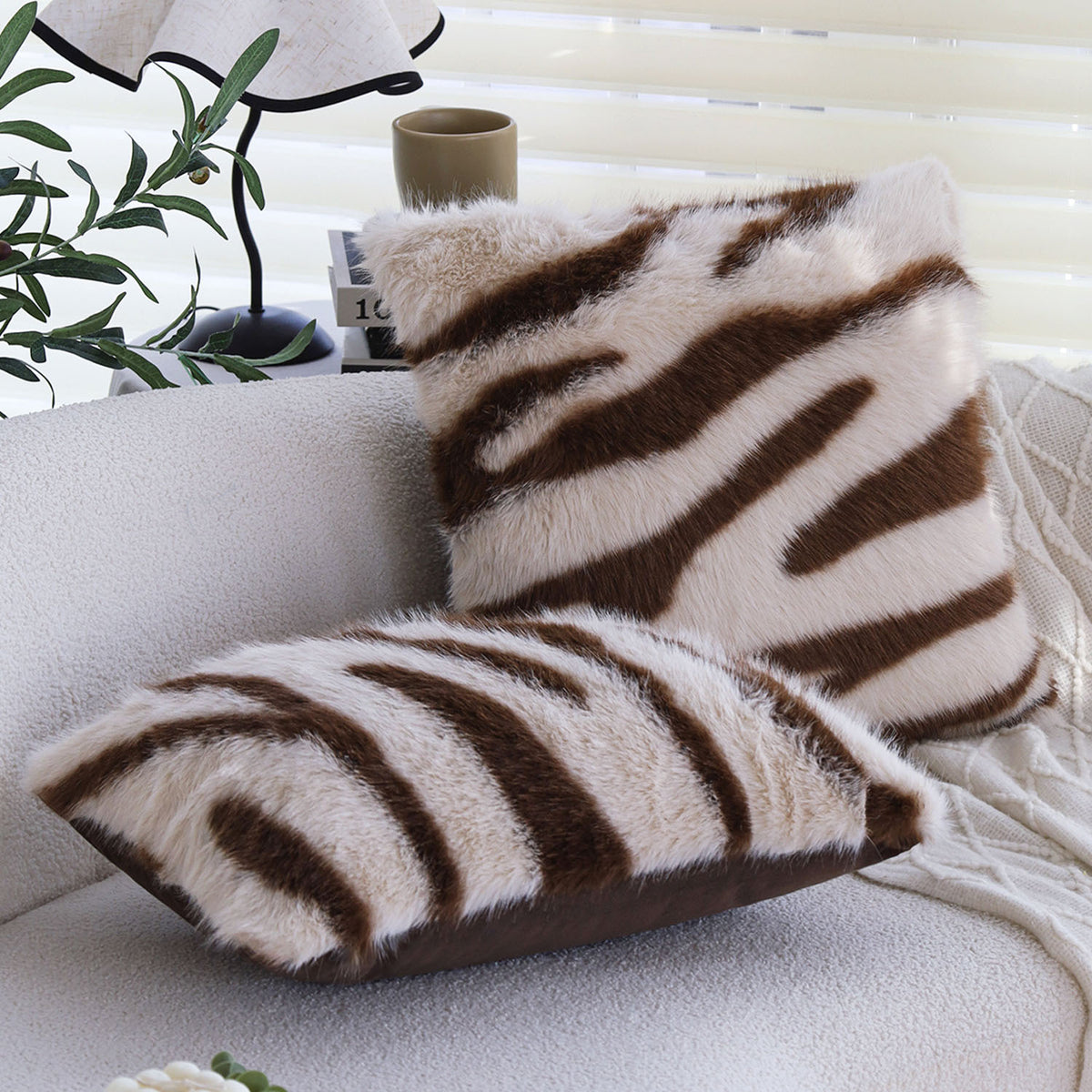 Kunstfell-Zierkissen mit Zebra-Print und extraweichem Flor Brehn