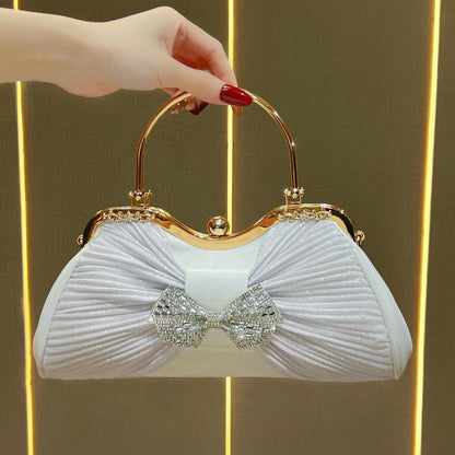 Vintage-inspirierte Abendtasche mit Schleifenakzent