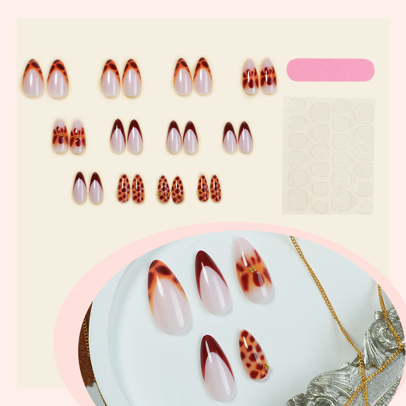 Modisches Press-On Nagelkunst Set Brehn