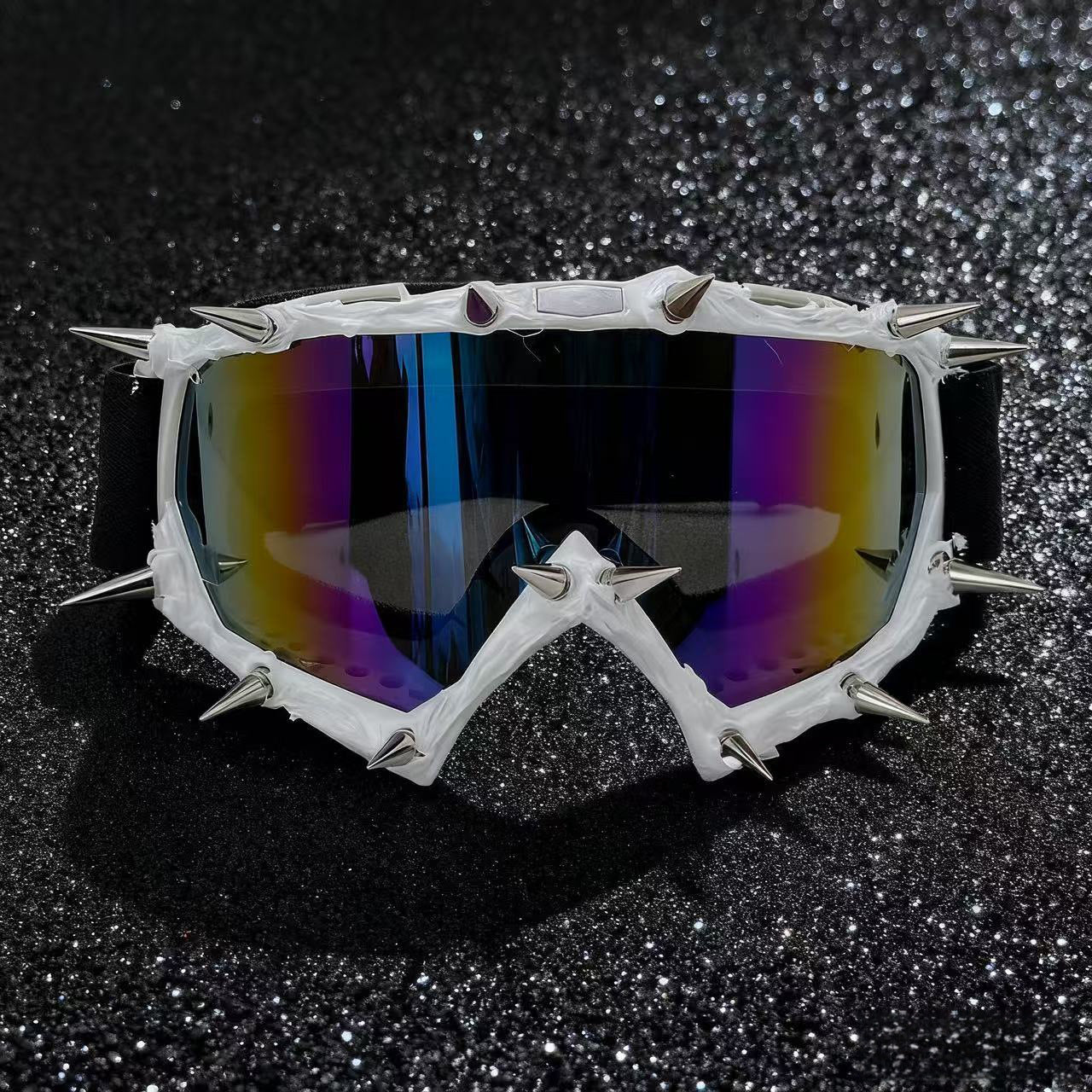 Damen sportliche Skibrille mit spitzen Akzenten Brehn