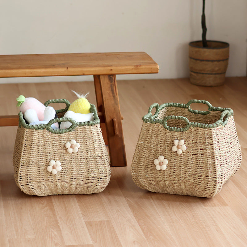 Handgefertigter Korb mit Blumenapplikation Brehn