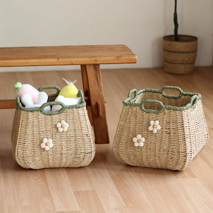 Handgefertigter Korb mit Blumenapplikation Brehn
