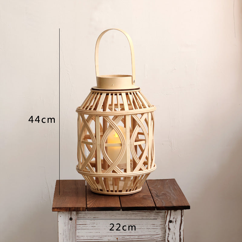 Handgefertigte Laterne aus Rattan Brehn