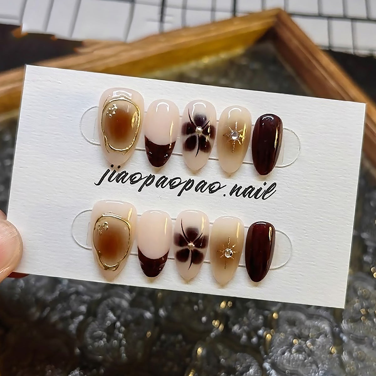Elegante Künstlerische Press-On Nageldesigns Brehn