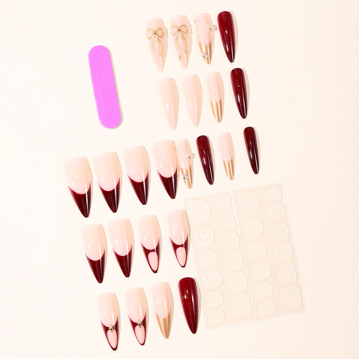 Künstlerisches Stiletto-Nagelkunst-Set mit goldenen Akzenten Brehn