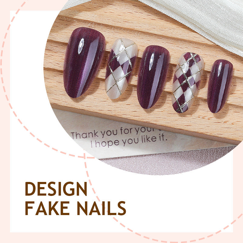 Kunstnagelset mit elegantem Karomuster und tiefem Glanz Brehn