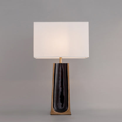 Elegante dekorative Tischlampe mit zeitgemäßem Design