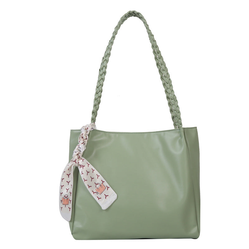 Glänzende Kunstleder Shopper Tasche mit geflochtenen Trägern