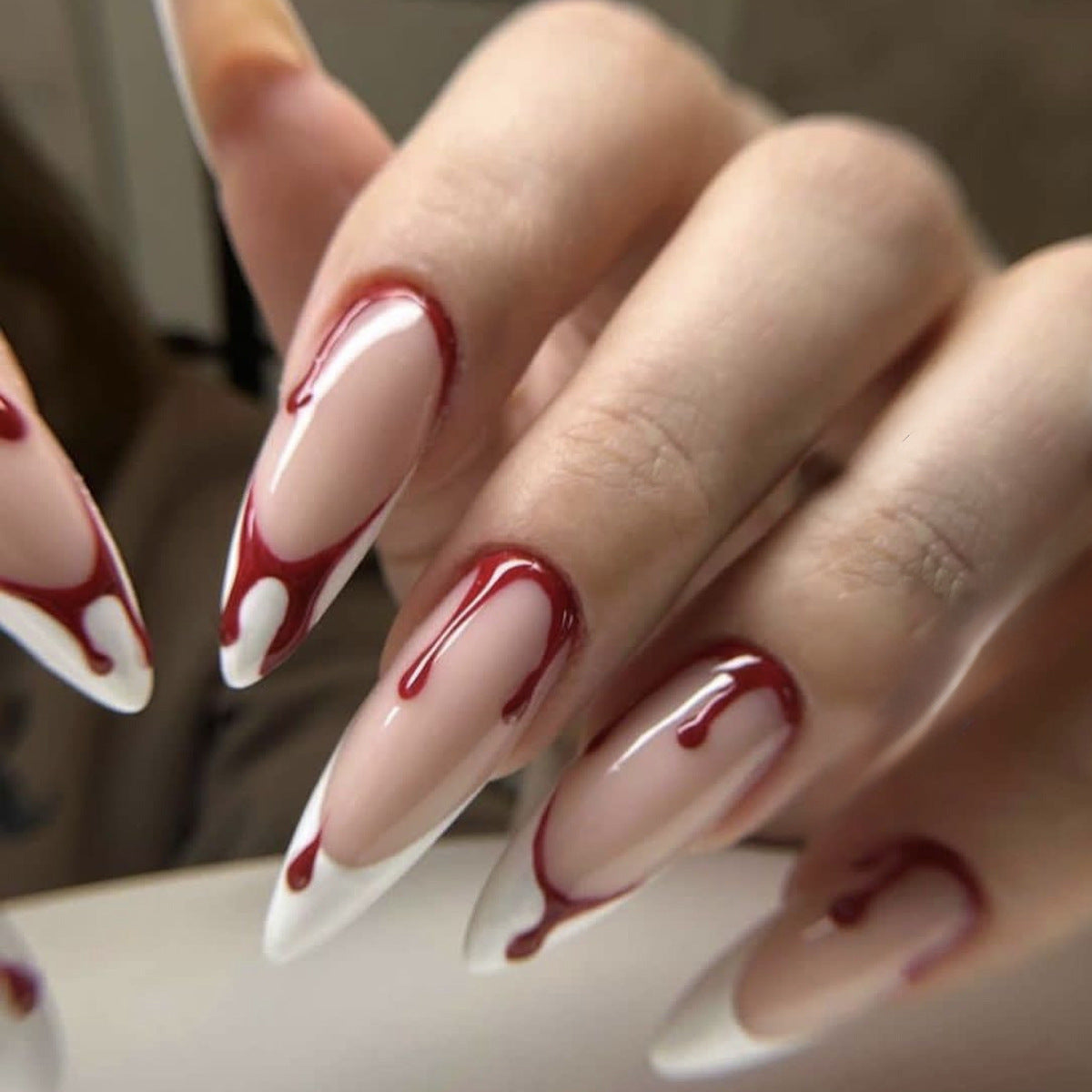 Künstlerisches Press-On Nagelset mit Halloween-Thema Brehn