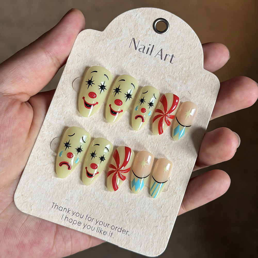 Verspieltes, von Charakteren inspiriertes Press-On-Nagelset Brehn