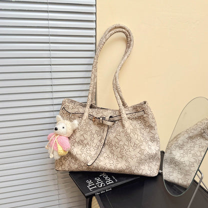Elegante Handtasche mit floralem Muster