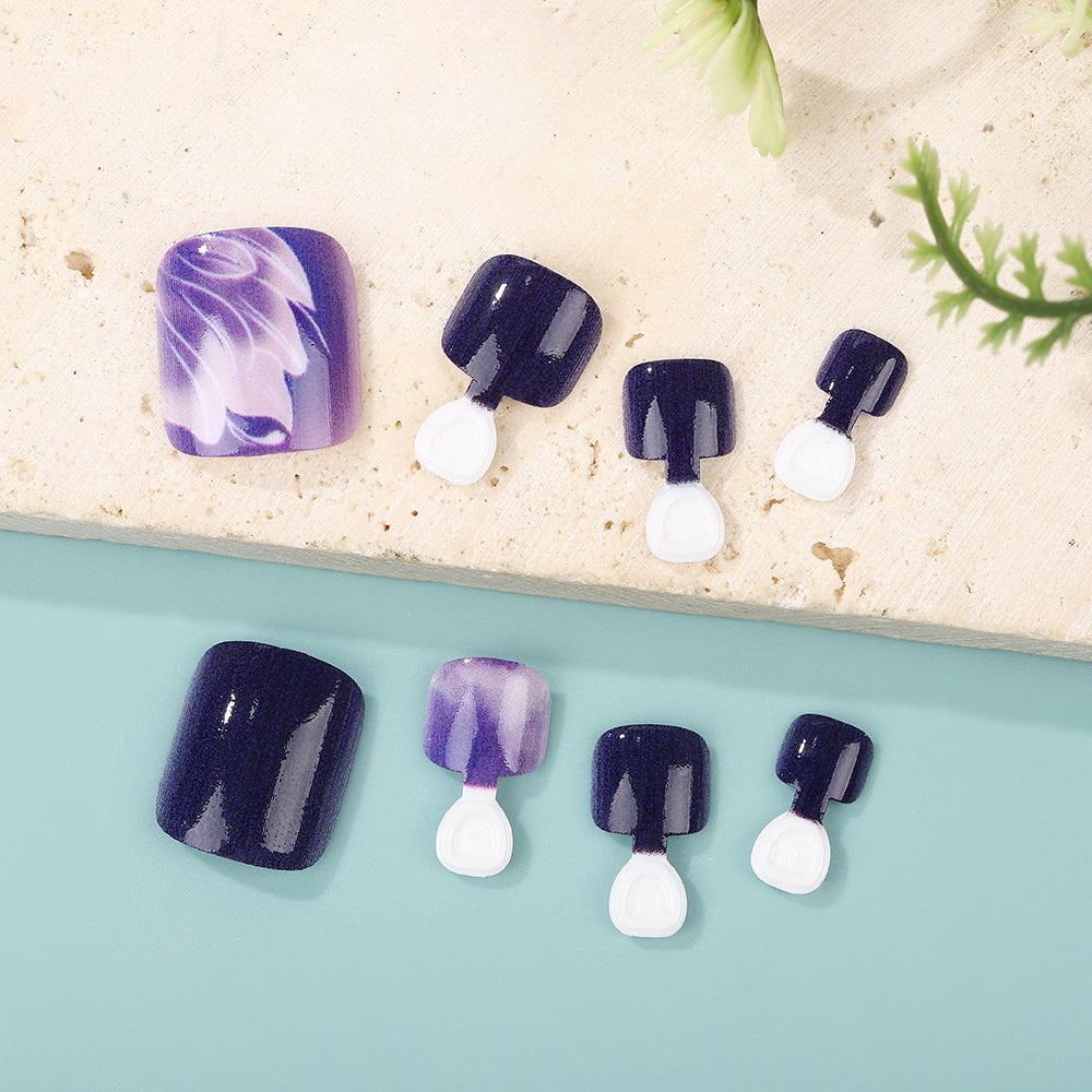 Kunstnagelset mit kreativen Blüten-Designs Brehn