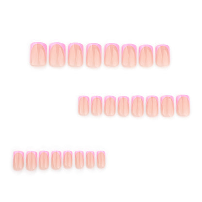 Kunstvolle Nagelkunst mit eleganten French-Tip Akzenten Brehn