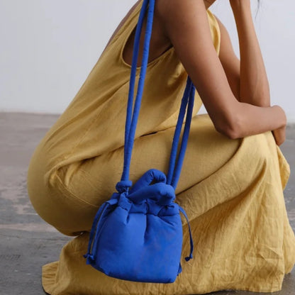 Modebewusste gepolsterte Schultertasche